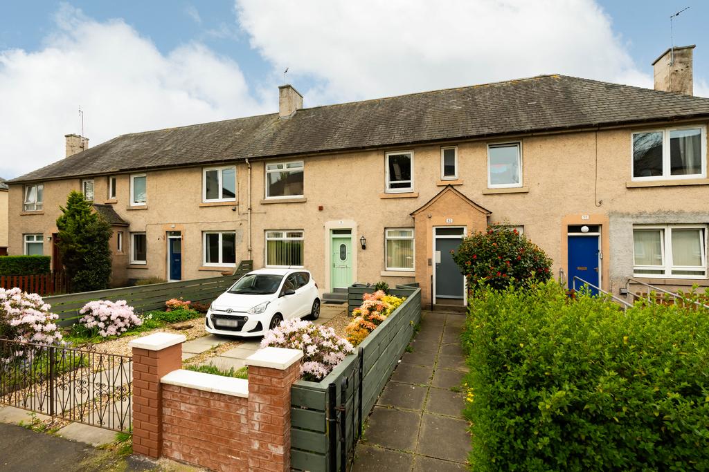 Loganlea Place, Edinburgh EH7 2 bed flat for sale £145,000