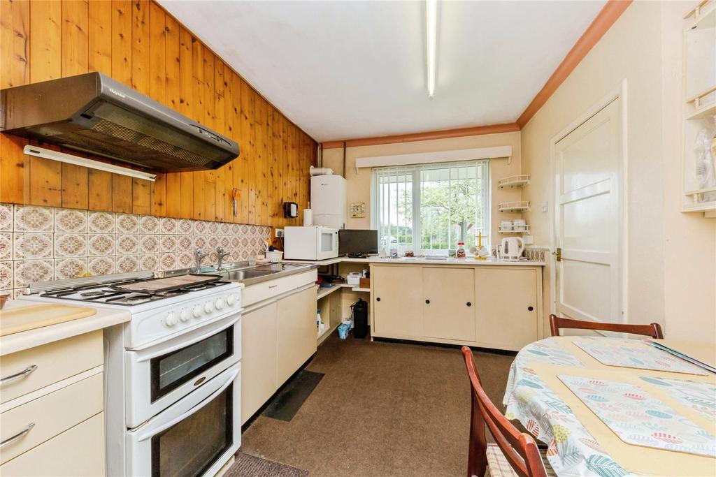 Capesthorne Road, Crewe, Cheshire, CW2 3 bed semidetached house for sale £180,000