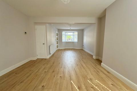 3 bedroom end of terrace house to rent, Bouverie Road, Chelmsford, CM2