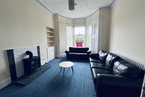 4 bedroom apartment to rent, Wallace Street, Stirling FK8