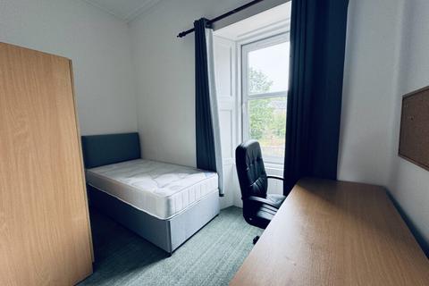 4 bedroom apartment to rent, Wallace Street, Stirling FK8