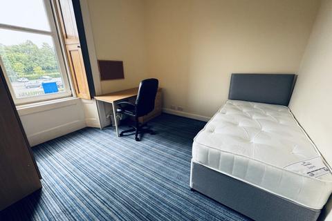 4 bedroom apartment to rent, Wallace Street, Stirling FK8