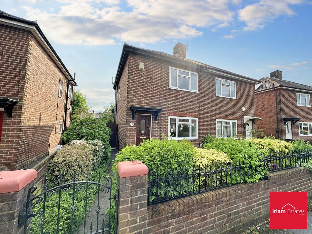 Warwick Road, Cadishead, M44 2 bed semidetached house for sale £179,995