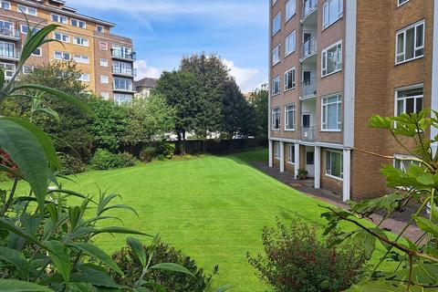 1 bedroom apartment for sale, Chiswick Place, Just off Seafront, West of Town, Eastbourne BN21