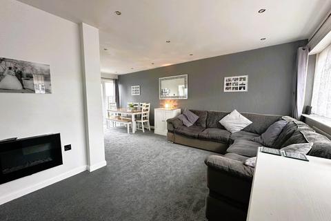3 bedroom end of terrace house for sale, Moyle Close, Rainham,