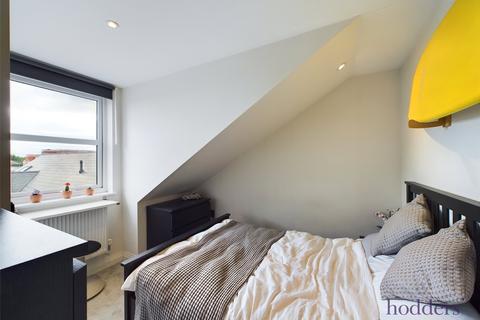1 bedroom apartment for sale, Guildford Street, Chertsey, Surrey, KT16