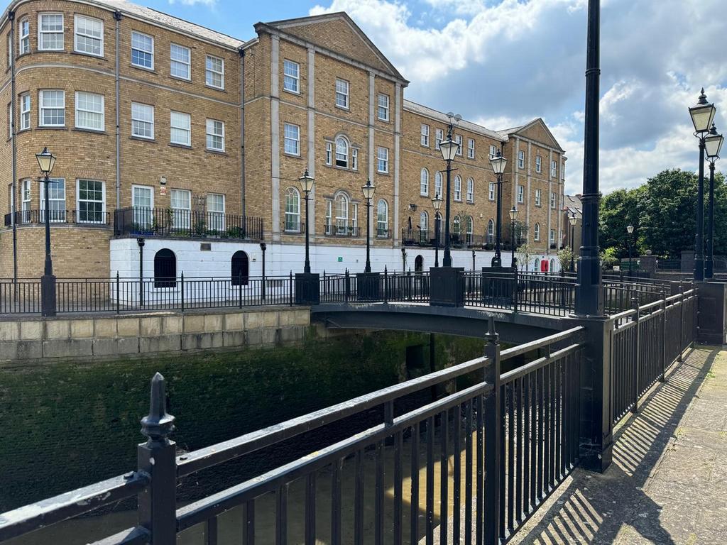 William Square, Rotherhithe, SE16 2 bed flat for sale £500,000