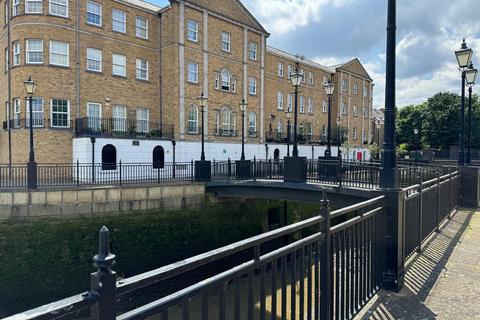 21 William Square, London, SE16 5XJ