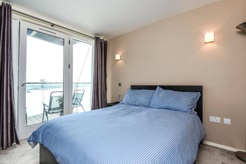 2 bedroom apartment to rent, Fairmont Avenue, London, E14