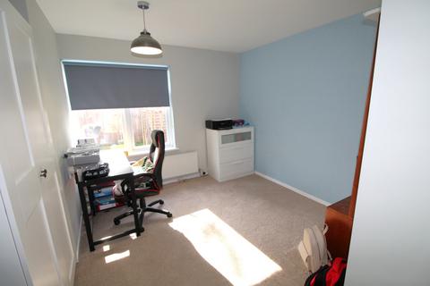 2 bedroom ground floor flat to rent, Marden Ash, Basildon, Essex, SS15