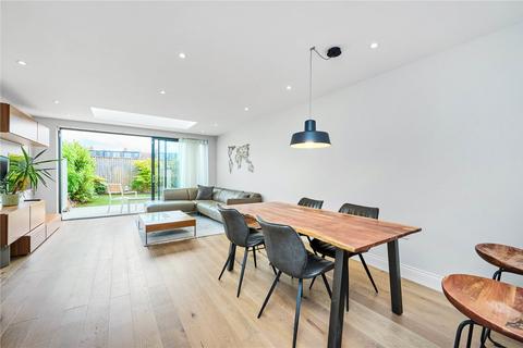 4 bedroom terraced house to rent, Bowling Green Mews, Wimbledon, London, SW20