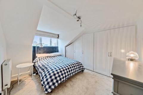 3 bedroom apartment to rent, Cardigan Road,  Richmond,  TW10