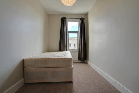 1 bedroom apartment to rent, Arthur Road, Holloway, London, N7