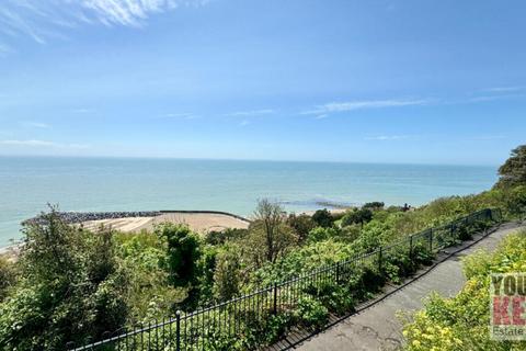 2 bedroom flat for sale, Clifton Gardens, Folkestone, Kent CT20 2EF