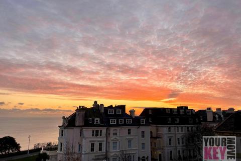 2 bedroom flat for sale, Clifton Gardens, Folkestone, Kent CT20 2EF