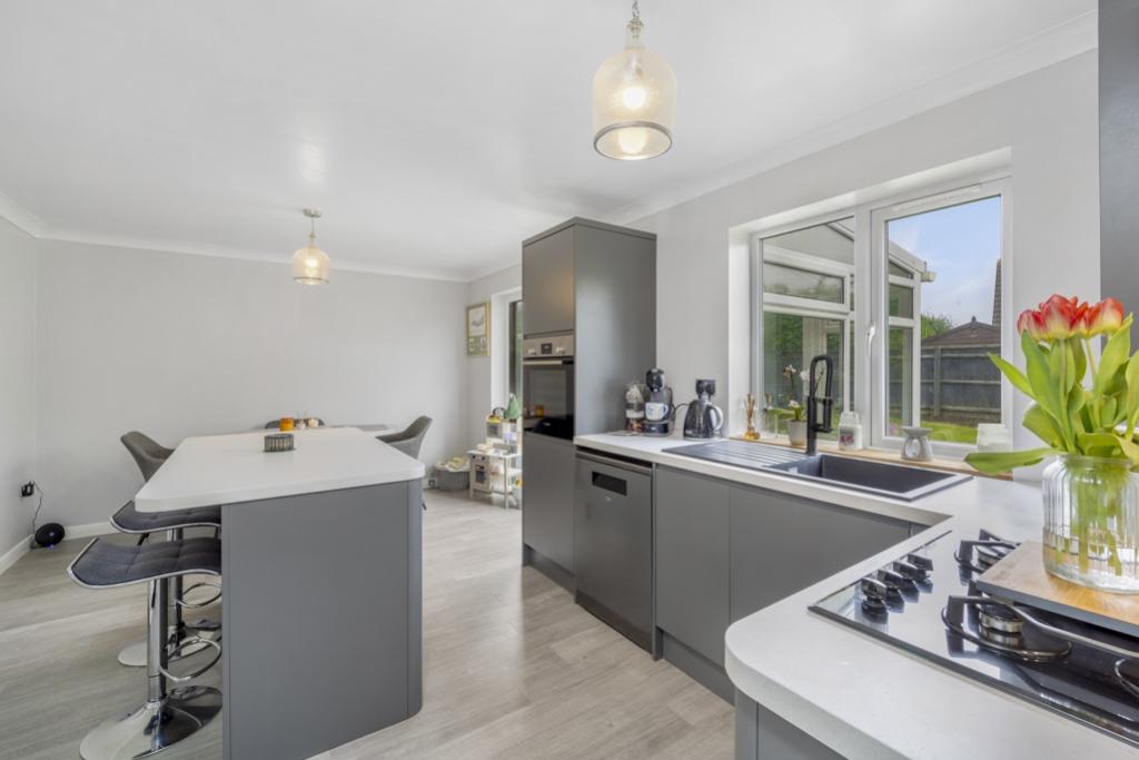 8 Tyler Crescent (Butterwick)-12