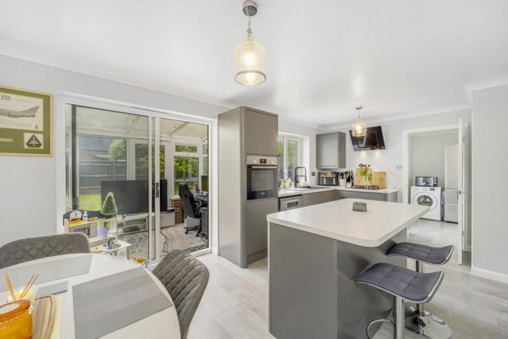 8 Tyler Crescent (Butterwick)-13