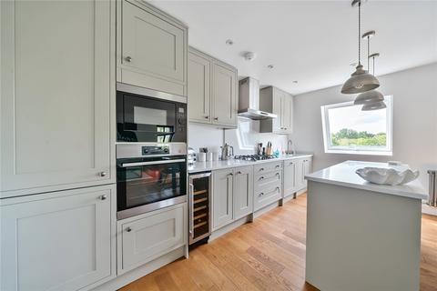 135 Brookside, East Barnet, Barnet, EN4 8TS