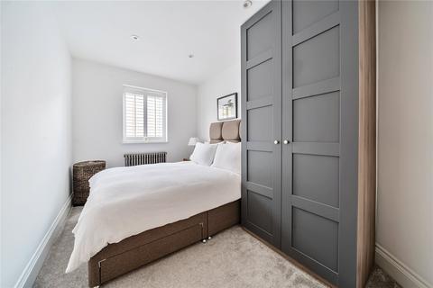 135 Brookside, East Barnet, Barnet, EN4 8TS