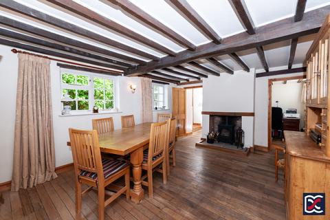 25 Bell Lane, Syresham, Brackley, NN13 5HP