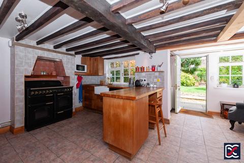 25 Bell Lane, Syresham, Brackley, NN13 5HP