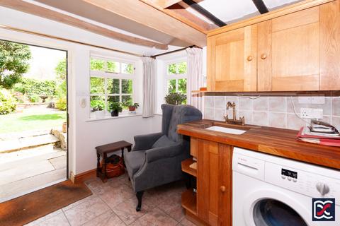 25 Bell Lane, Syresham, Brackley, NN13 5HP