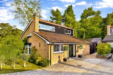 4 bedroom detached house for sale, Burleigh Lane, Ascot