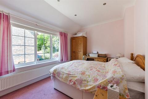 45 Blackborough Road, Reigate, RH2 7BU