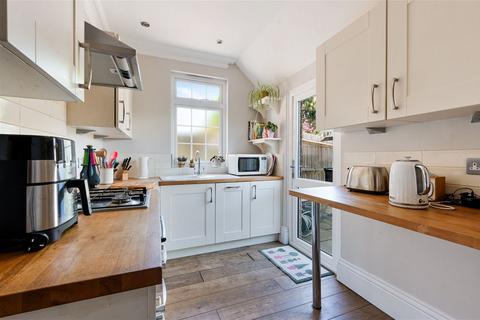 45 Blackborough Road, Reigate, RH2 7BU