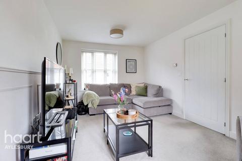 3 bedroom semi-detached house for sale, Calville Gardens, Aylesbury