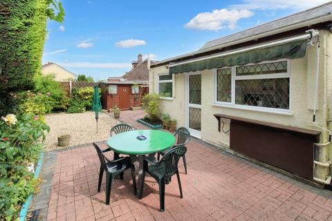 2 bedroom bungalow for sale, Cove Road,  Farnborough , GU14