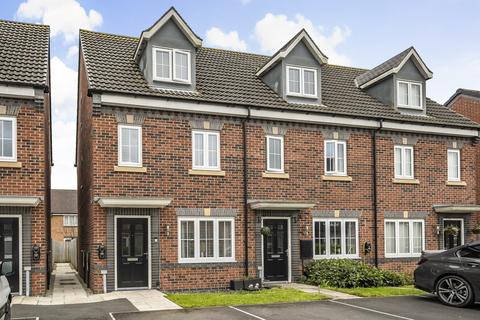 3 bedroom end of terrace house for sale, Radcliffe Drive, Farington Moss, Leyland, PR26