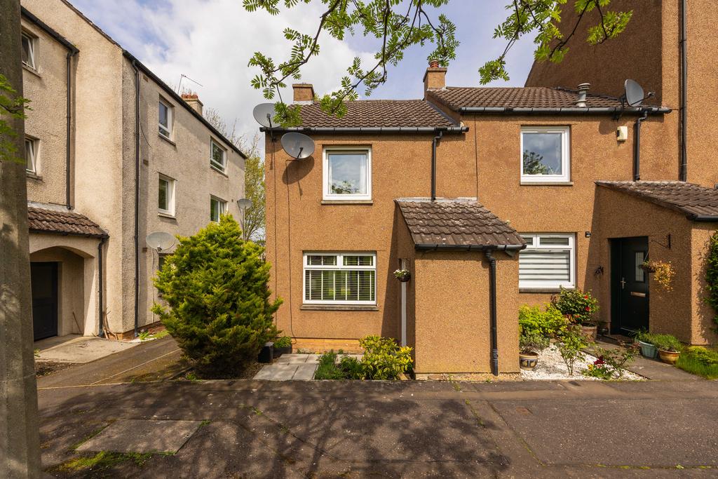 Stuart Park, Edinburgh EH12 2 bed semidetached villa for sale £215,000