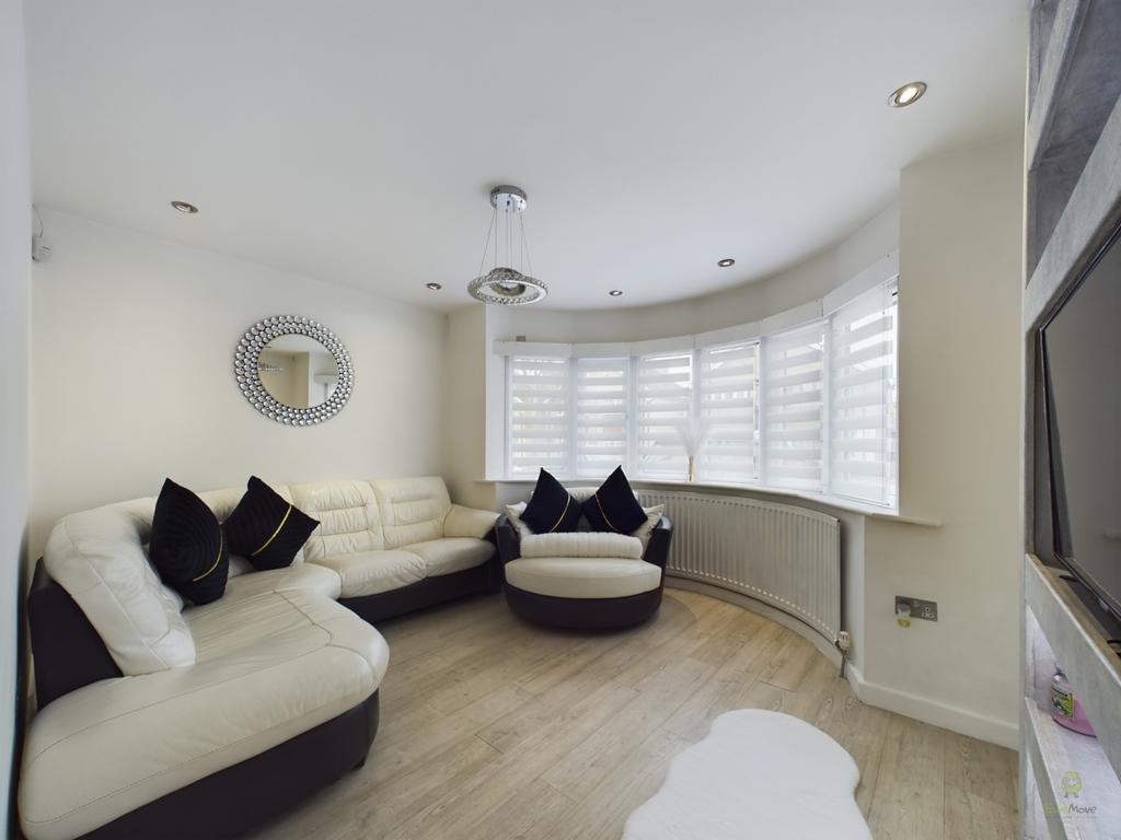 Lyme Road, Welling, Kent, DA16 2 bed semidetached house for sale £