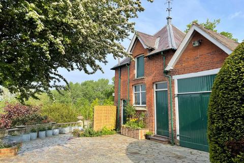 4 bedroom semi-detached house for sale, High Street, Overton, Wrexham, LL13