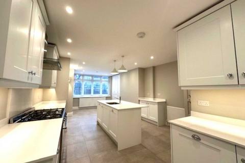 5 bedroom detached house to rent, Gloucester Gardens, London NW11