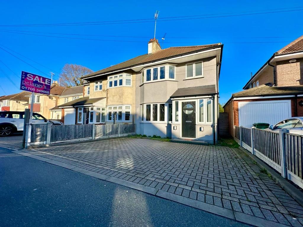 Gubbins Lane, Romford 3 bed semidetached house for sale £450,000