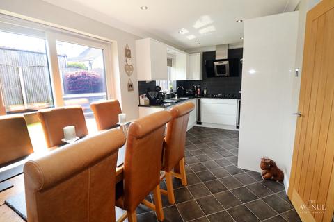 4 bedroom detached house for sale, Ludham Gardens, Chesterfield, Derbyshire, S41