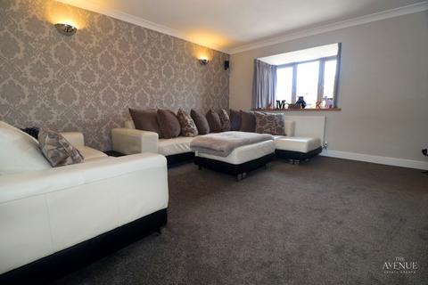 4 bedroom detached house for sale, Ludham Gardens, Chesterfield, Derbyshire, S41