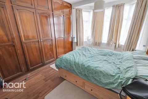 28 Waverley Gardens, Ilford, IG6 1PJ