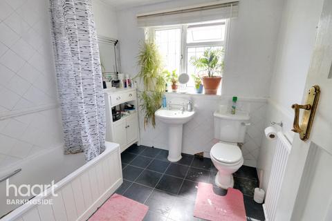 28 Waverley Gardens, Ilford, IG6 1PJ