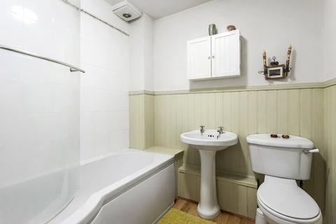 2 bedroom apartment for sale, Main Road, Edenbridge, Kent, TN8