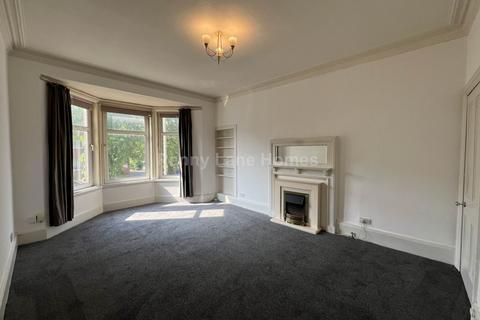 2 bedroom flat to rent, Crossflat Crescent, Paisley PA1
