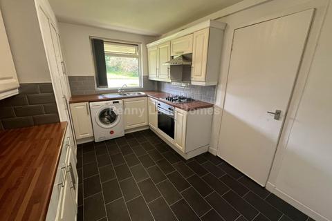 2 bedroom flat to rent, Broomlands Street, Paisley PA1
