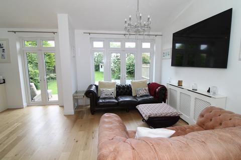 9 Ash Grove, West Wickham, BR4 0QL