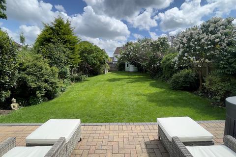 9 Ash Grove, West Wickham, BR4 0QL