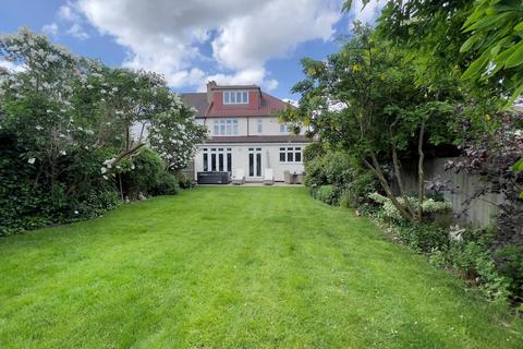 9 Ash Grove, West Wickham, BR4 0QL