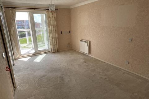 1 bedroom flat for sale, Queens Parade, Cliftonville, Margate, Kent