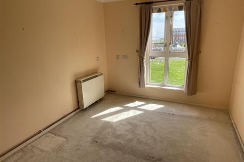 1 bedroom flat for sale, Queens Parade, Cliftonville, Margate, Kent