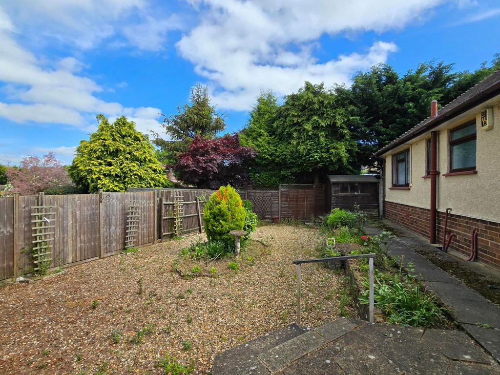 Rear/side gardens
